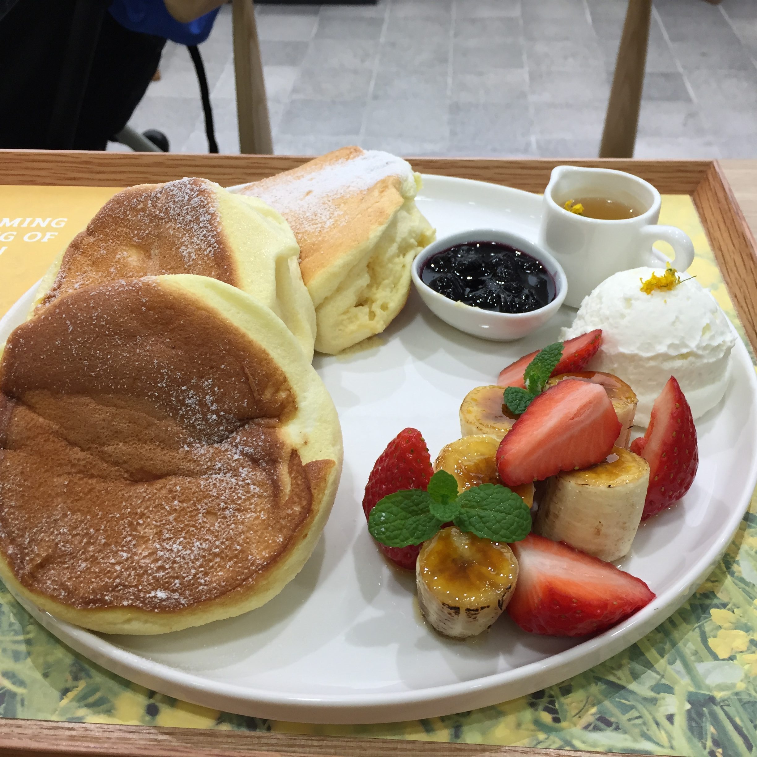 Dreaming in reality - Souffle Pancake at Innesfree, Myeong-dong.