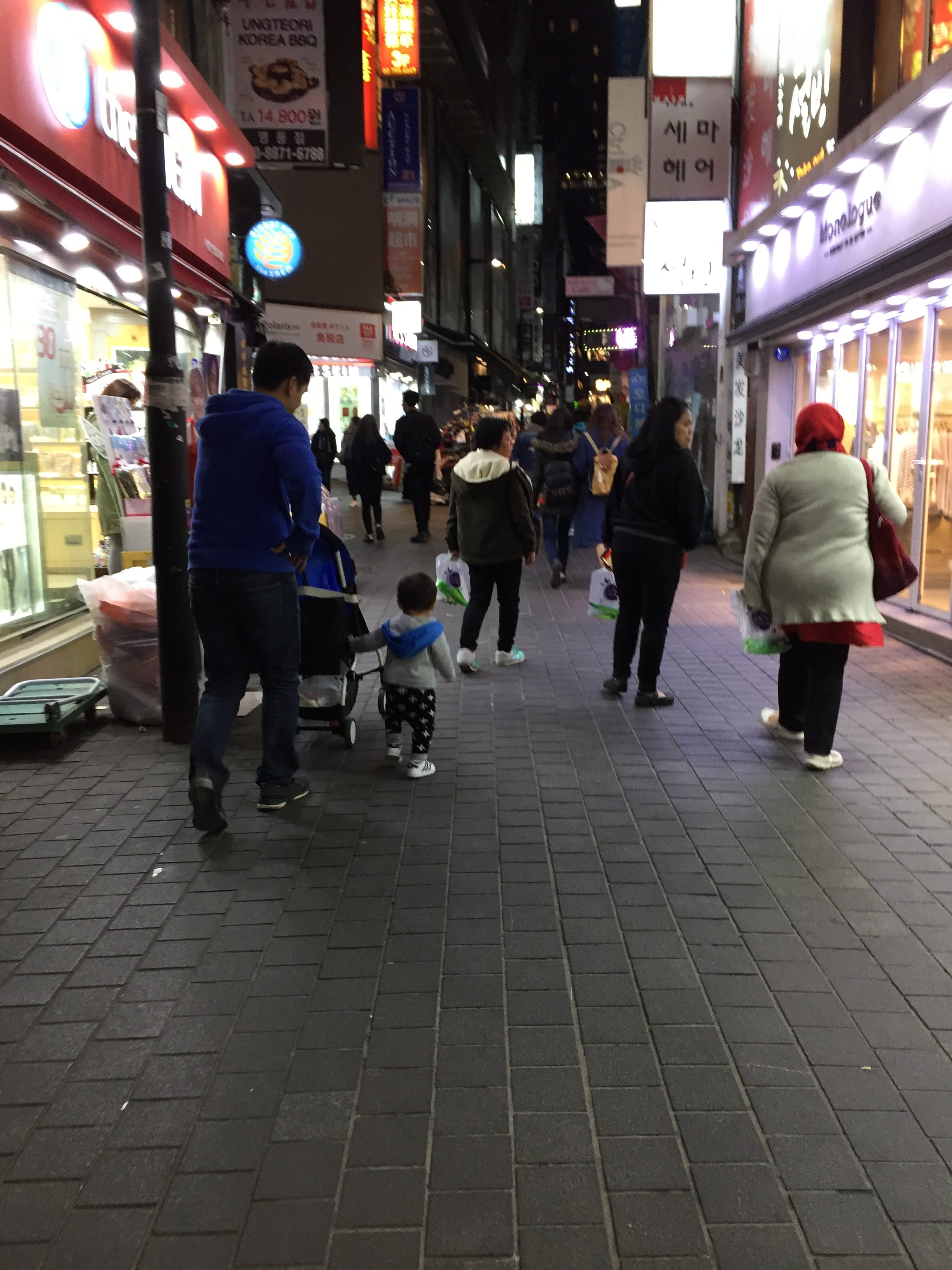 Shopping in Myeong-dong with Daddy Z and Baby Z