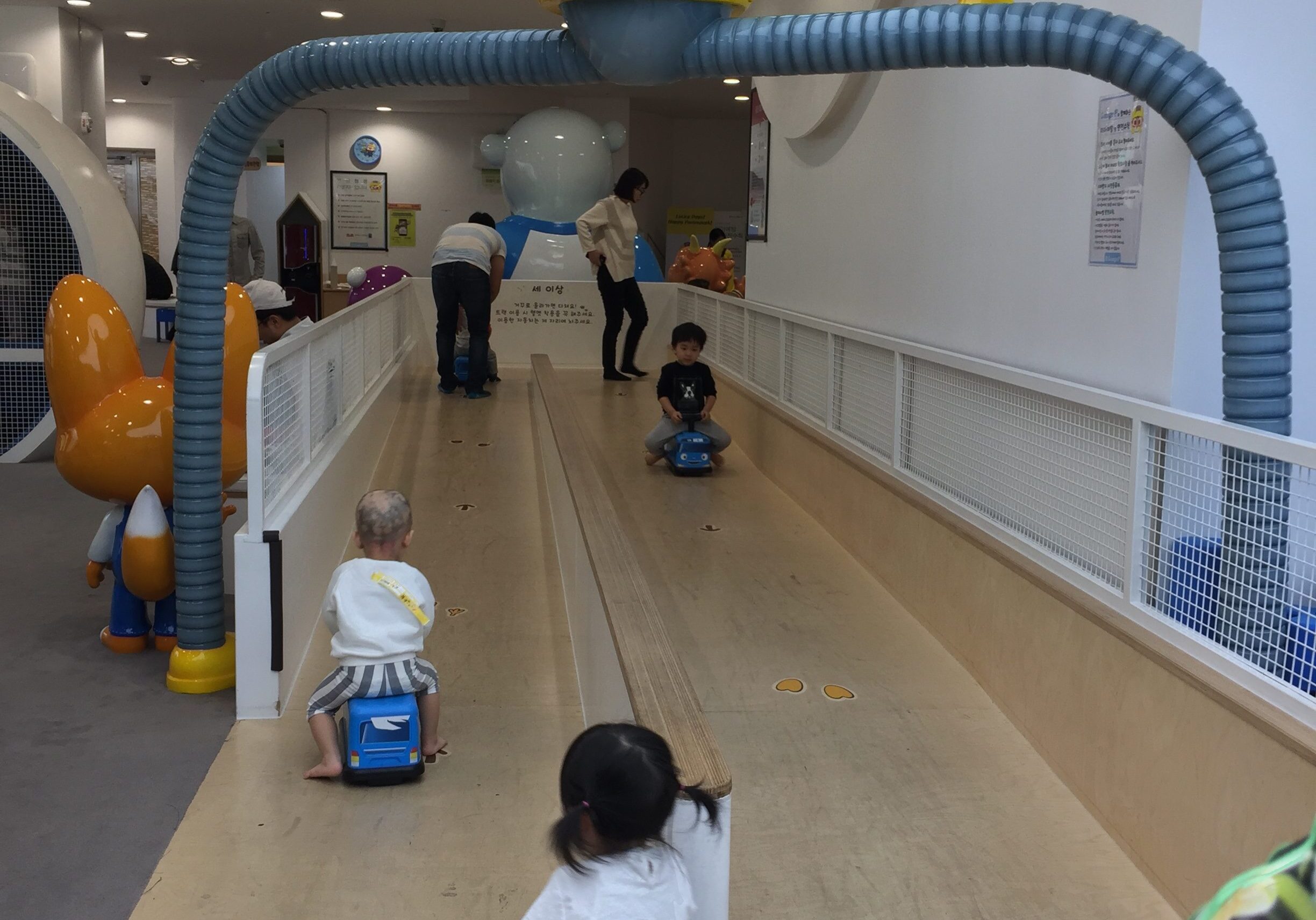 Pororo kids cafe seoul coex Pororo lounge kids cafe seoul coex