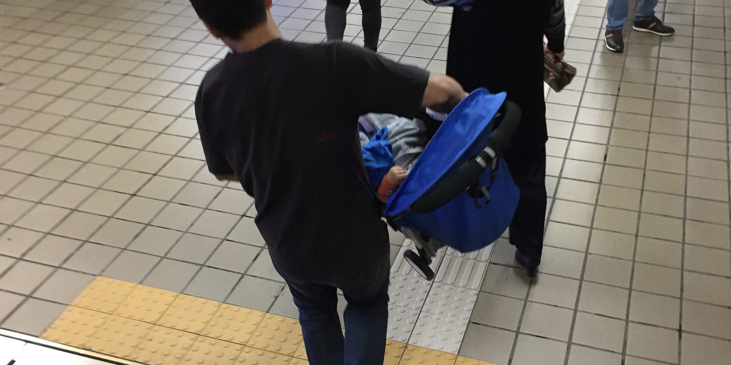 Stroller and prams in Seoul's subways